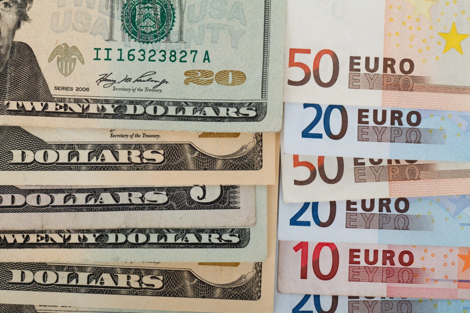 L’euro pourratil remplacer le dollar en tant que monnaie de réserve